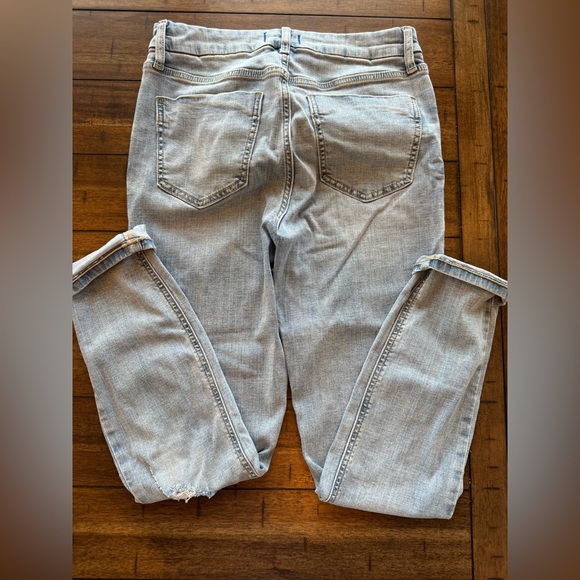 Studio Blue Distressed Skinny Jeans Size 27 / 4 Light Wash Denim - Picture 3 of 4